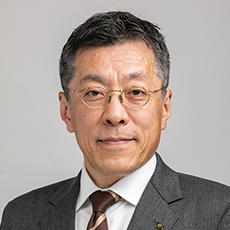 川崎重工業株式会社 執行役員、社長直轄プロジェクト本部 本部長 兼 ソーシャルロボット事業戦略部 部長：加賀谷博昭